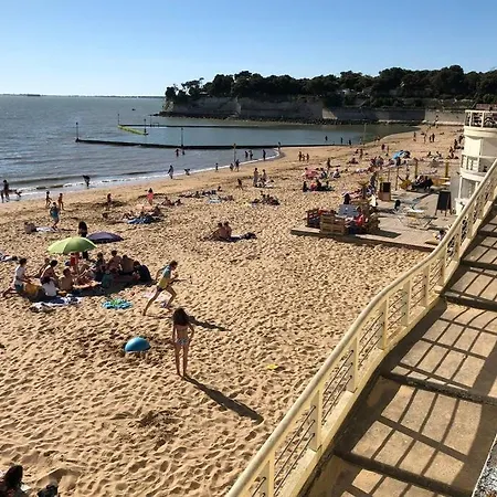 Le Rendez Vous Des *