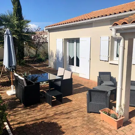 Le Rendez Vous Des Holiday home *