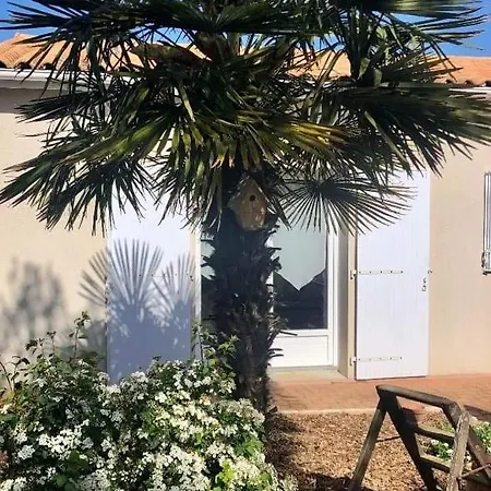 Holiday home Le Rendez Vous Des *