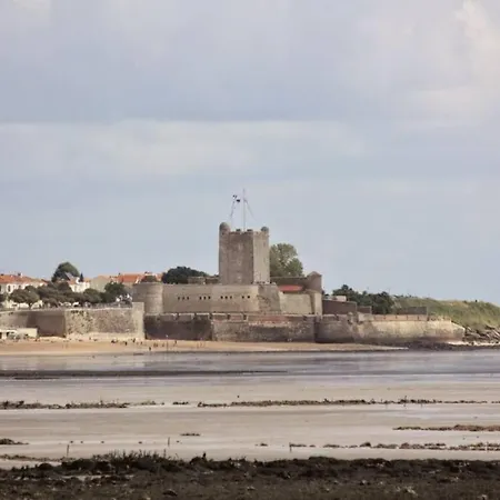 Le Rendez Vous Des *